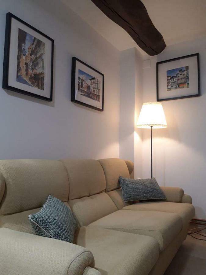 Piso Con Encanto En La Parte Vieja. Apartment *